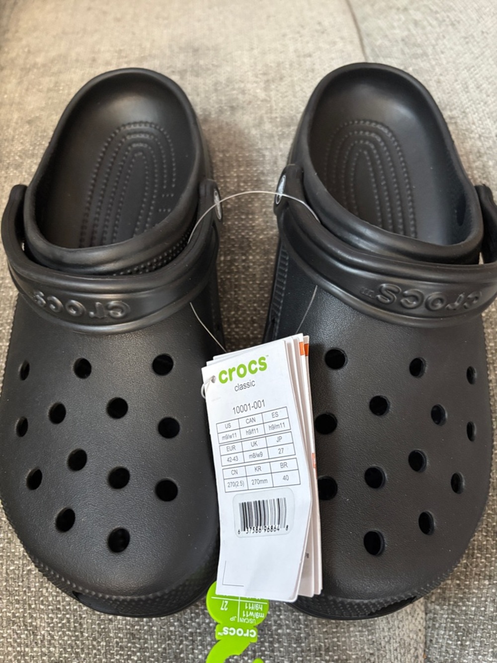 CROCS Classic Clogs in Black UNISEX 9M/11W
